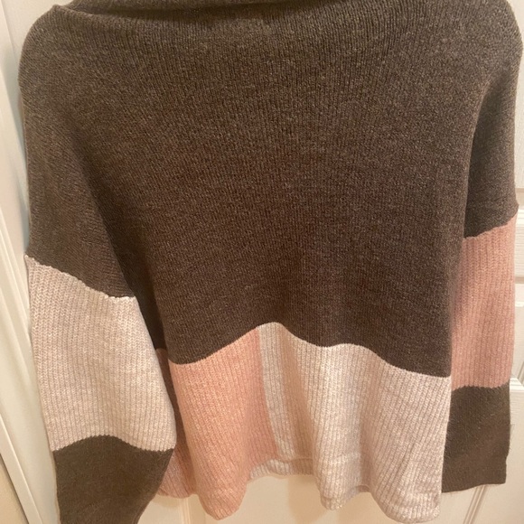 Colorblock sweater - Picture 2 of 3